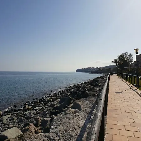 Playa Feliz Nyaraló *